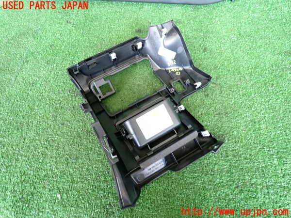 2UPJ-31927841]WRX STI(VAB)小物入れ1 中古_m0003.jpg