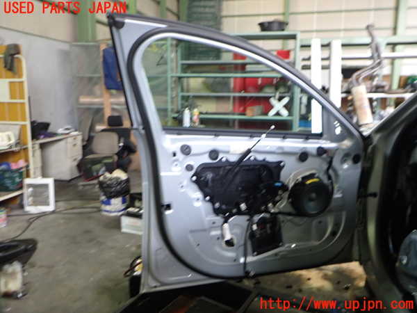 2UPJ-31931260]ジャガー・XE(JA2GA)左前ドア 中古(43R-011582 M3240)_m0004.jpg