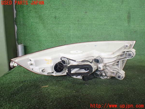 2UPJ-31931536]ジャガー・XE(JA2GA)左テールランプ 中古_m0002.jpg
