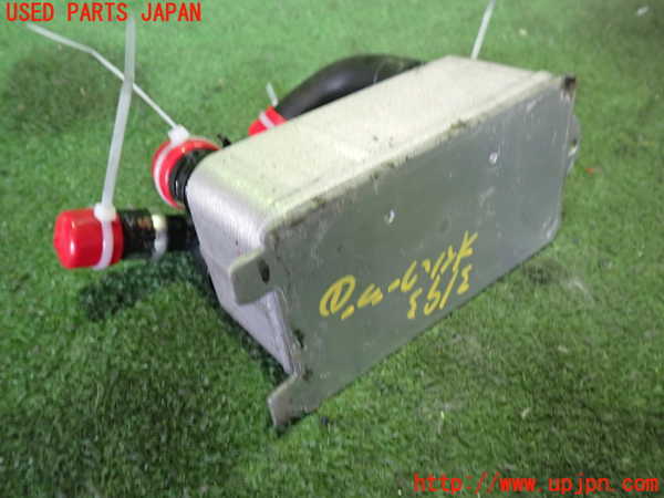 2UPJ-31932481]ジャガー・XE(JA2GA)オイルクーラー1 中古_m0002.jpg