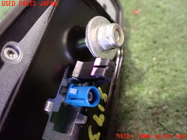 2UPJ-31936550]ジャガー・XE(JA2GA)アンテナ 中古_m0004.jpg