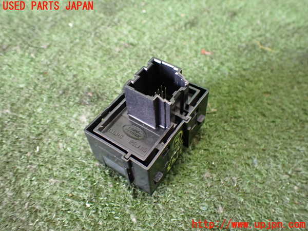 2UPJ-31936310]ジャガー・XE(JA2GA)スイッチ5 (トランク、車線逸脱警報) 中古_m0002.jpg
