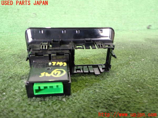 2UPJ-31936312]ジャガー・XE(JA2GA)スイッチ7 中古_m0002.jpg