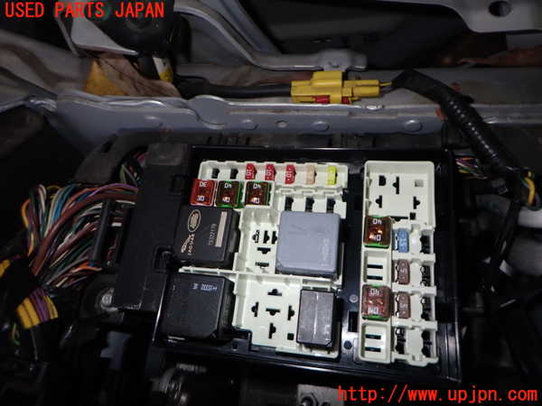 2UPJ-31936741]ジャガー・XE(JA2GA)ヒューズボックス1 中古_m0003.jpg