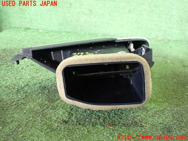 2UPJ-31937527]ジャガー・XE(JA2GA)エアコン吹き出し口2 (右) 中古_m0002.jpg