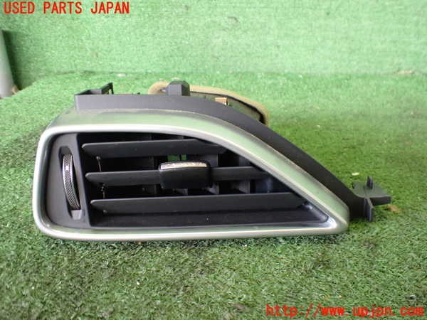 2UPJ-31937528]ジャガー・XE(JA2GA)エアコン吹き出し口3 (左) 中古_m0001.jpg