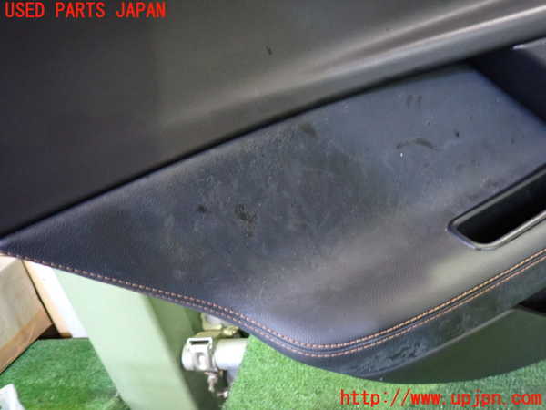 2UPJ-31931324]ジャガー・XE(JA2GA)左後ドア内張り 中古_m0003.jpg