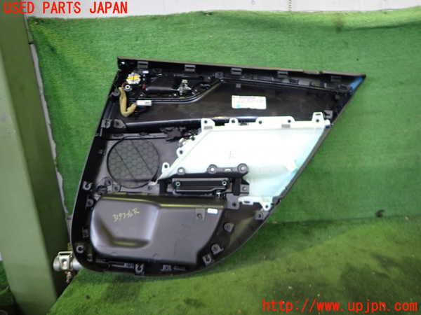 2UPJ-31931324]ジャガー・XE(JA2GA)左後ドア内張り 中古_m0004.jpg