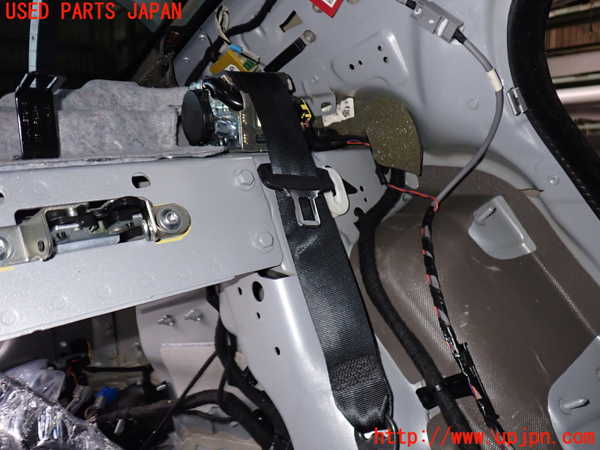 2UPJ-31937185]ジャガー・XE(JA2GA)左2列目シートベルト 中古_m0001.jpg