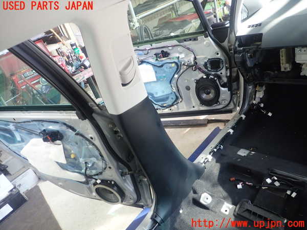 1UPJ-31957670]レクサス・HS250h(ANF10)左センターピラートリム 中古_m0001.jpg