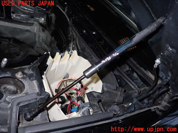 1UPJ-31961068]BMW 120i カブリオレ E88(UL20)ボンネットダンパー 中古_m0002.jpg
