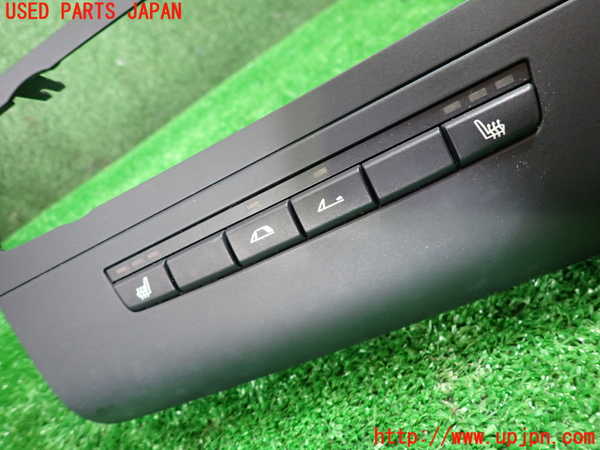 1UPJ-31966306]BMW 120i カブリオレ E88(UL20)スイッチ1 (シートヒーター等) 中古_m0002.jpg
