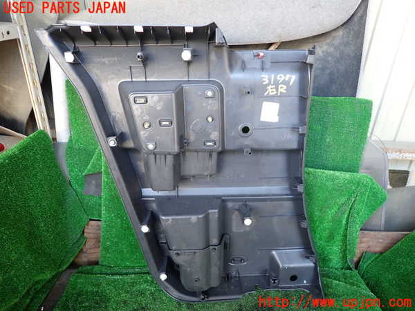 1UPJ-31971294]FJクルーザー(GSJ15W)右後ドア内張り 中古_m0004.jpg