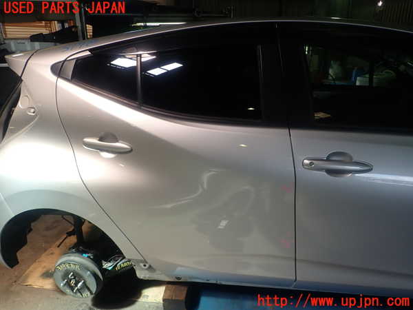 1UPJ-31981290]アクア(AQUA)(MXPK16)右後ドア M2L3 中古_m0001.jpg