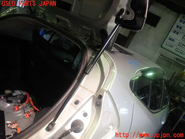 1UPJ-31981584]アクア(AQUA)(MXPK16)リアゲートダンパー 中古_m0001.jpg