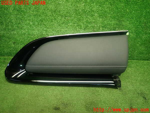 5UPJ-31987516]アクア(AQUA)(MXPK16)グローブボックス1 中古_m0001.jpg