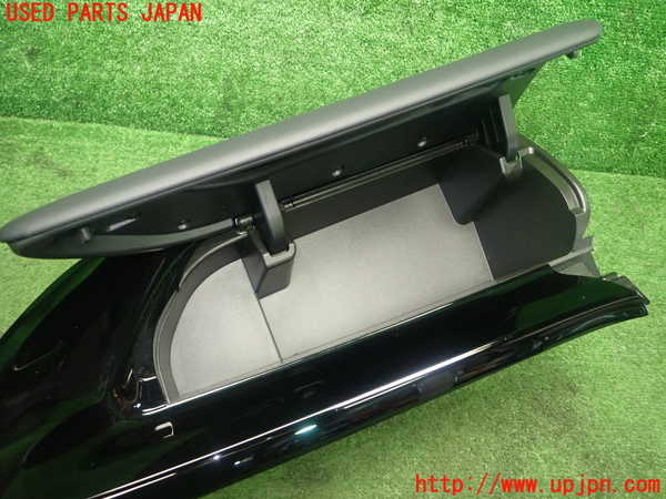 5UPJ-31987516]アクア(AQUA)(MXPK16)グローブボックス1 中古_m0002.jpg