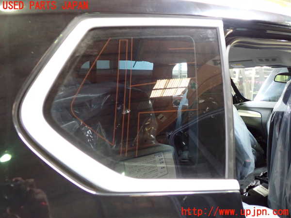 1UPJ-32001380]BMW X3(WX30 F25)右クォーターガラス M35T2 中古_m0001.jpg