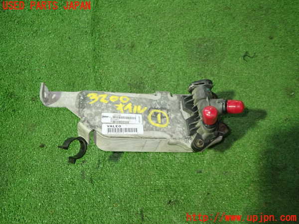 1UPJ-32002481]BMW X3(WX30 F25)オイルクーラー1 中古_m0004.jpg