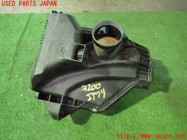 1UPJ-32002560]BMW X3(WX30 F25)エアクリーナーボックス 中古_m0004.jpg