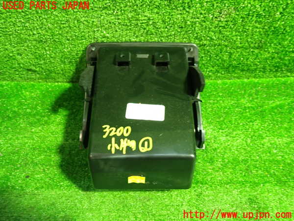 1UPJ-32007841]BMW X3(WX30 F25)小物入れ1 中古_m0003.jpg