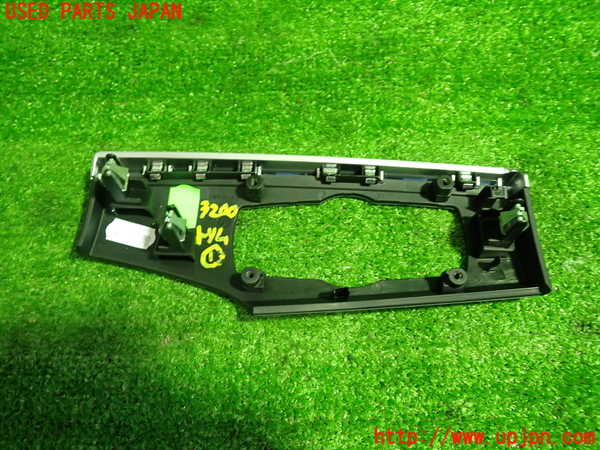 1UPJ-32007691]BMW X3(WX30 F25)内装トリム類1 中古_m0003.jpg