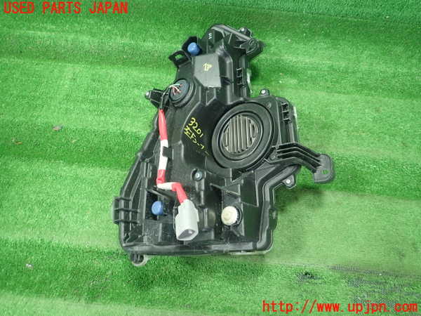 1UPJ-32011152]プリウスPHV(ZVW52)左コーナーランプ ジャンク部品取り_m0002.jpg