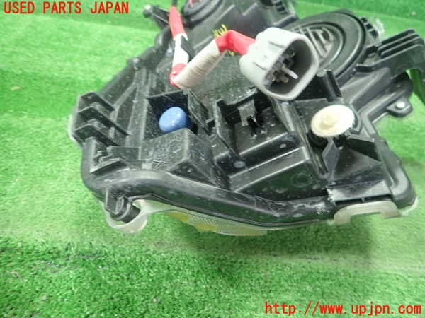 1UPJ-32011152]プリウスPHV(ZVW52)左コーナーランプ ジャンク部品取り_m0003.jpg