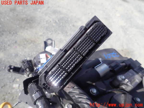 1UPJ-32012010]プリウスPHV(ZVW52)エンジン 2ZR-FXE 中古_m0004.jpg