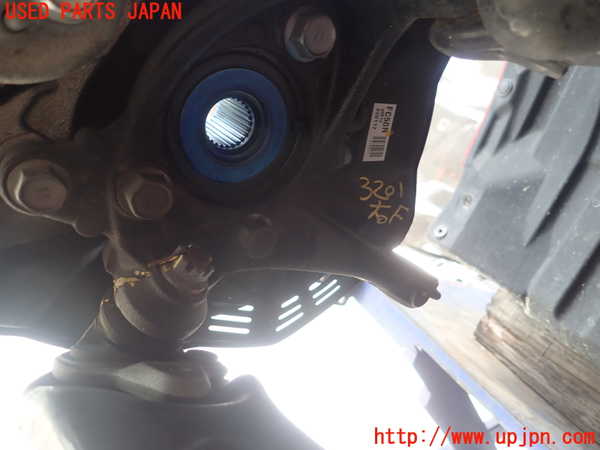 1UPJ-32014290]プリウスPHV(ZVW52)右フロントナックルハブ 中古_m0001.jpg