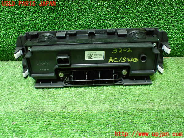1UPJ-32026066]シビック タイプR(FK8)エアコンスイッチ1 中古_m0002.jpg