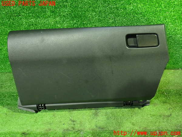 5UPJ-32027516]シビック タイプR(FK8)グローブボックス1 中古_m0001.jpg