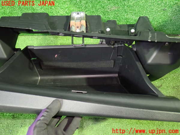 5UPJ-32027516]シビック タイプR(FK8)グローブボックス1 中古_m0002.jpg
