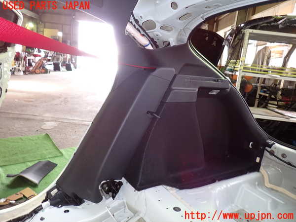 1UPJ-32027675]シビック タイプR(FK8)右リアピラートリム 中古_m0001.jpg