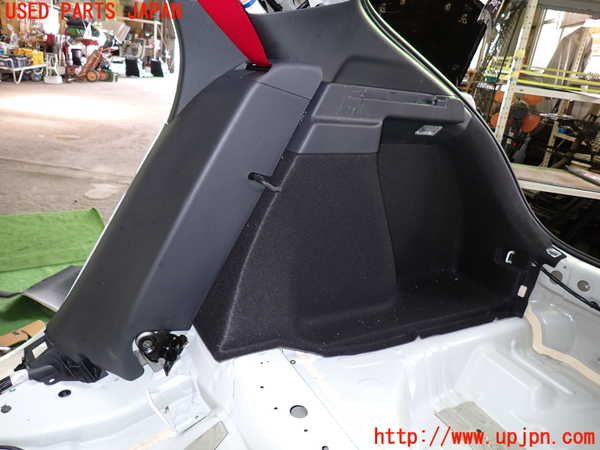 1UPJ-32027675]シビック タイプR(FK8)右リアピラートリム 中古_m0003.jpg