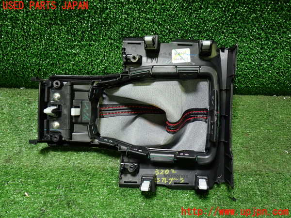 1UPJ-32027575]シビック タイプR(FK8)シフトブーツ 中古_m0003.jpg