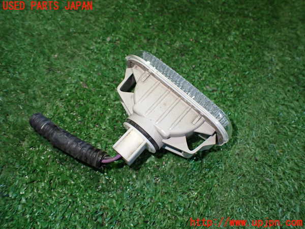 2UPJ-32041160]フェアレディZ(Z33)右ウィンカーレンズ 中古_m0003.jpg