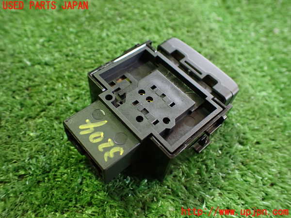 2UPJ-32046307]フェアレディZ(Z33)スイッチ2 (TCS OFF) 中古_m0003.jpg