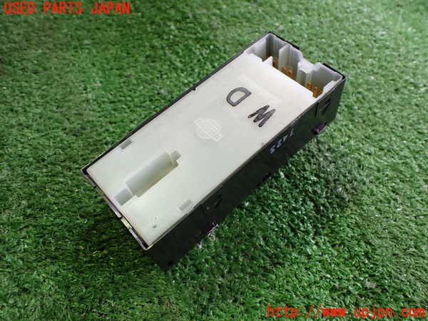 2UPJ-32046245]フェアレディZ(Z33)左パワーウィンドウスイッチ 中古_m0003.jpg