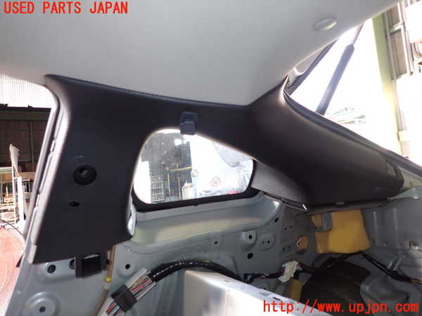 2UPJ-32047675]フェアレディZ(Z33)右リアピラートリム 中古_m0001.jpg