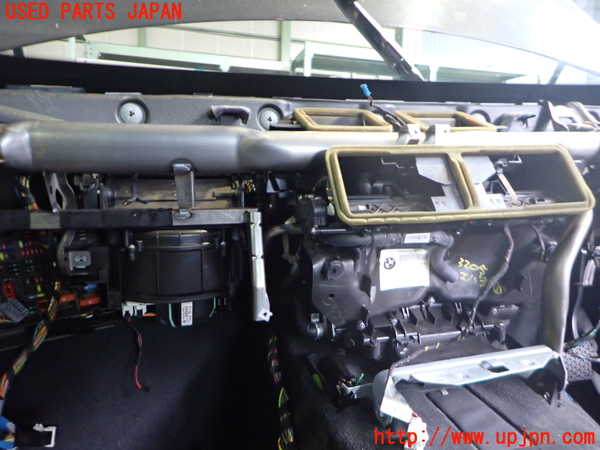 2UPJ-32056081]BMW 335i カブリオレ(WL35)エバポレーター1 中古 (E93)_m0001.jpg