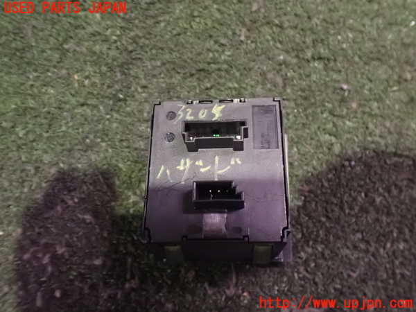 2UPJ-32056290]BMW 335i カブリオレ(WL35)ハザードスイッチ 中古 (E93)_m0002.jpg
