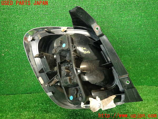 2UPJ-32061530]フィアット・500X(33414)右テールランプ 中古_m0004.jpg