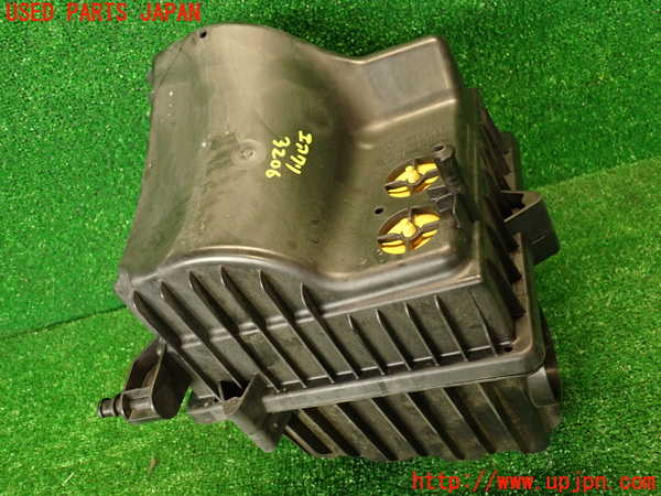 2UPJ-32062560]フィアット・500X(33414)エアクリーナーボックス 中古_m0002.jpg