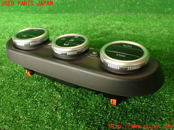 2UPJ-32066066]フィアット・500X(33414)エアコンスイッチ1 中古_m0002.jpg
