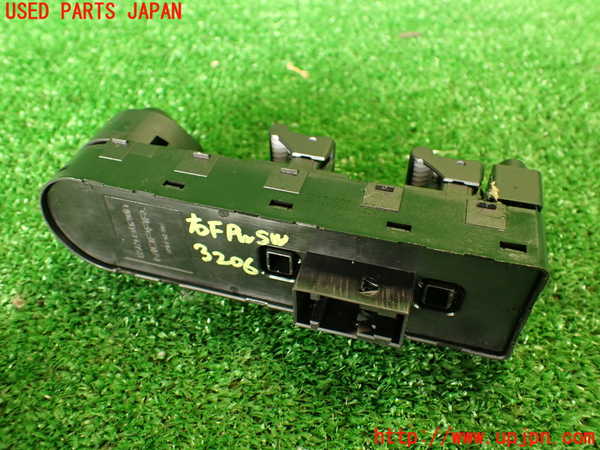 2UPJ-32066240]フィアット・500X(33414)右前パワーウィンドウスイッチ 中古_m0004.jpg