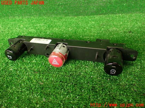 2UPJ-32066290]フィアット・500X(33414)ハザードスイッチ 中古_m0001.jpg
