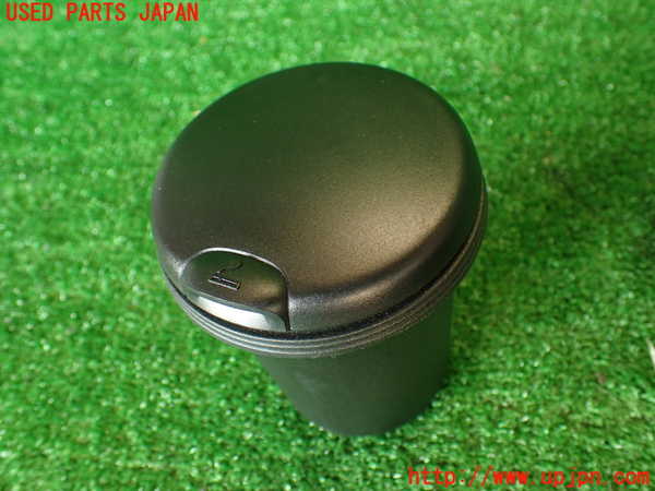 2UPJ-32067821]フィアット・500X(33414)灰皿1 中古_m0001.jpg