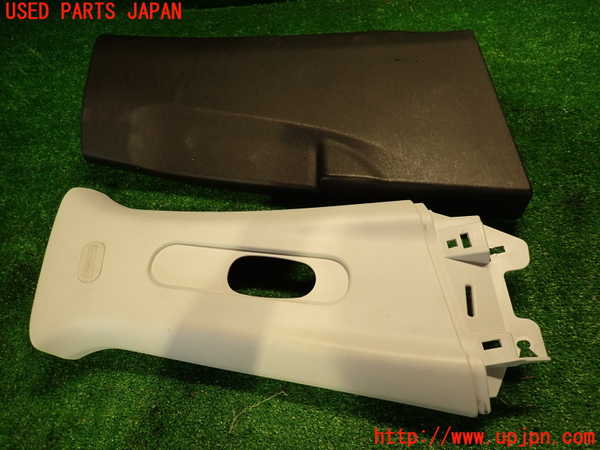 2UPJ-32067665]フィアット・500X(33414)右センターピラートリム 中古_m0001.jpg