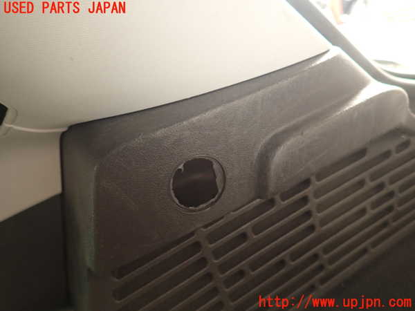 2UPJ-32067675]フィアット・500X(33414)右リアピラートリム 中古_m0004.jpg